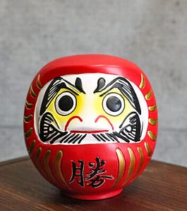 مجسمه عروسک داروما ژاپنی کافه آسیا