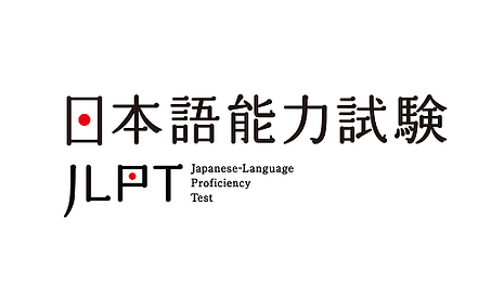 آلتکست: کلاس آموزشی در محیط داخلی با دانشآموزان و مدرسین.