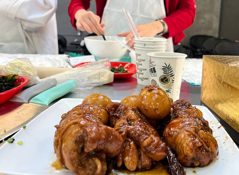 تهیه رامن آشپزی ژاپنی کارگاه آشپزی کافه آسیا ایران